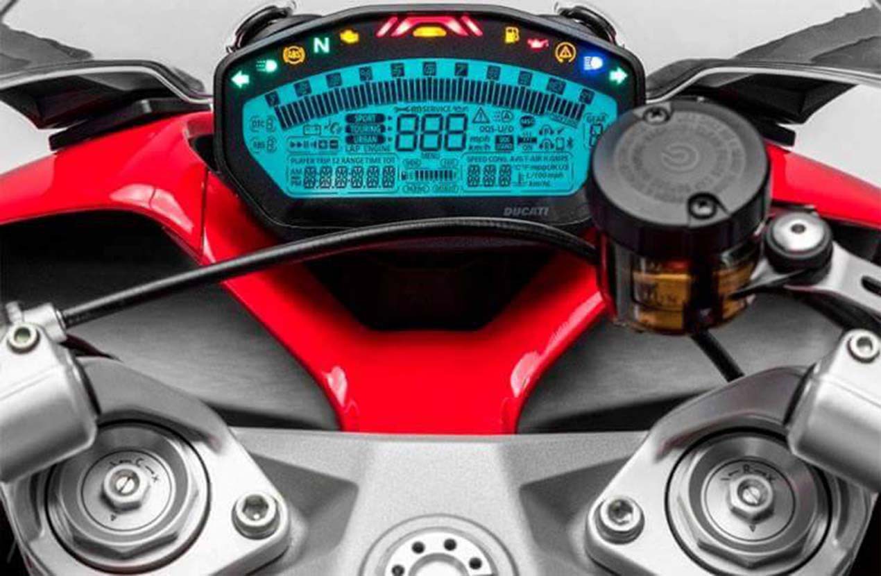 2017 Ducati SuperSport INTERMOT leak 02