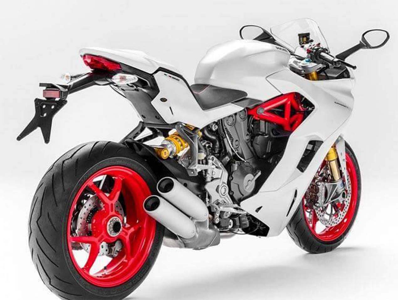 2017 Ducati SuperSport INTERMOT leak 03 1