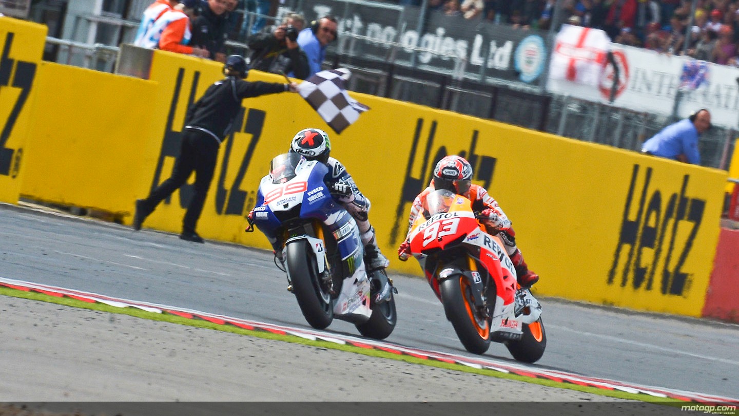 2013 motogp insane race as lorenzo claws back silverstone victory 1