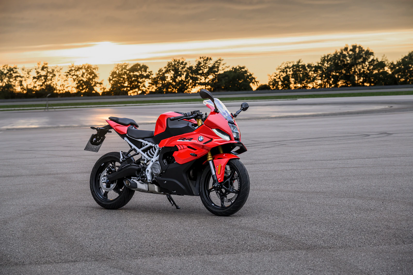 P90659834 highRes bmw f 450 rr