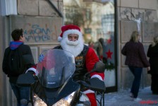 Дедо Мраз на мотор