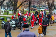 Дедо Мраз на мотор